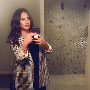 Meet your Posher, Karine